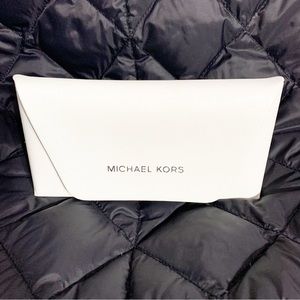 Michael Kors Eyeglass Case Flap Front Closure with Snap Micro Fuzz Interior ⚪️